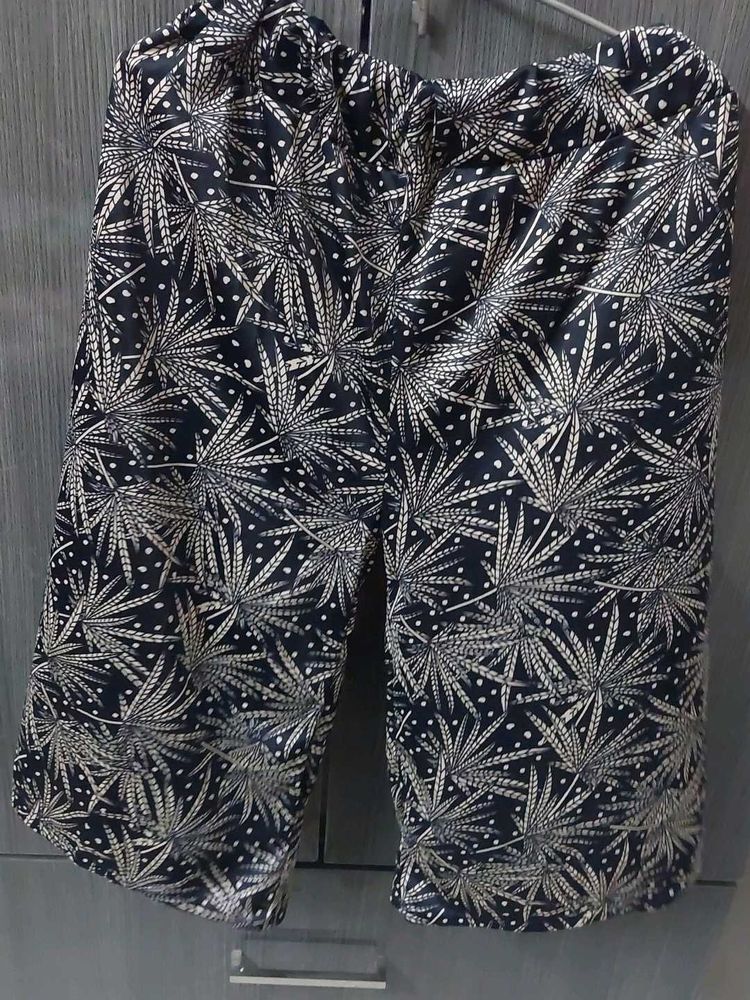 Short Palajo fir Summer Time Size 34 Waist