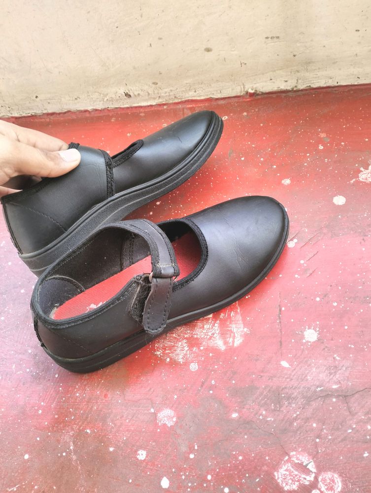 Leather Shose Black Colour For Girls You Can Wear For School And College