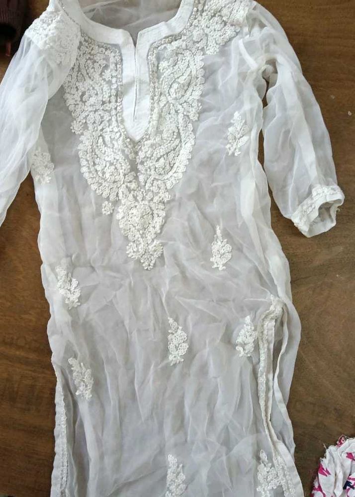 White Embroidered Kurta