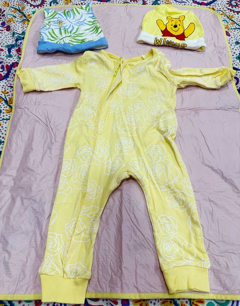 0-3 Months Baby Romper , 2 Caps
