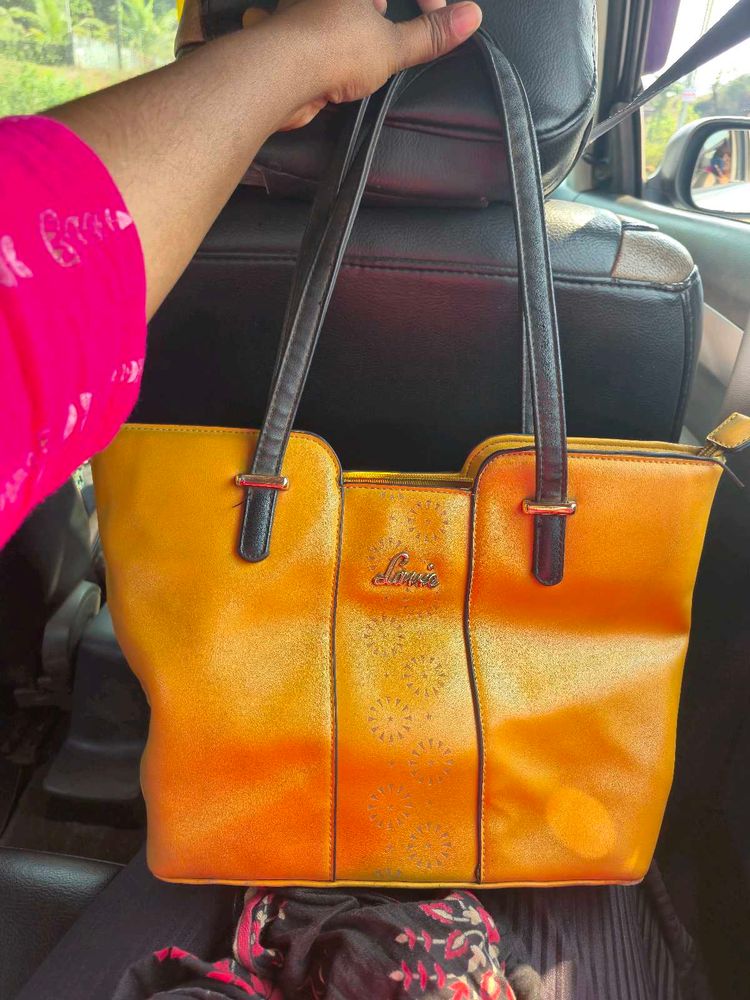 Lavie Tote Bag