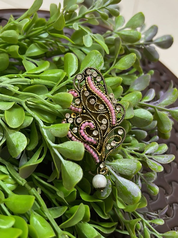 Vintage Inspired Pearl Drop Brooch