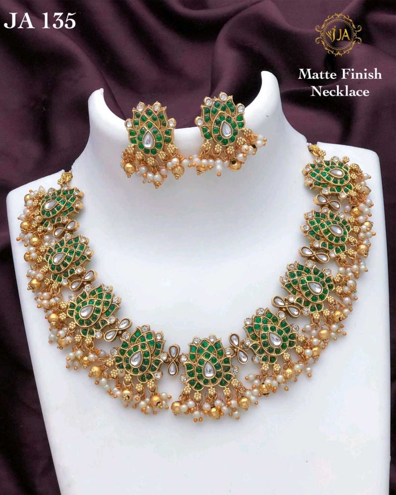Green Matte Necklace Set