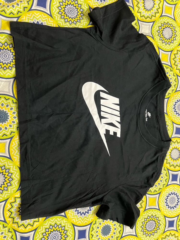 Nike Crop Top