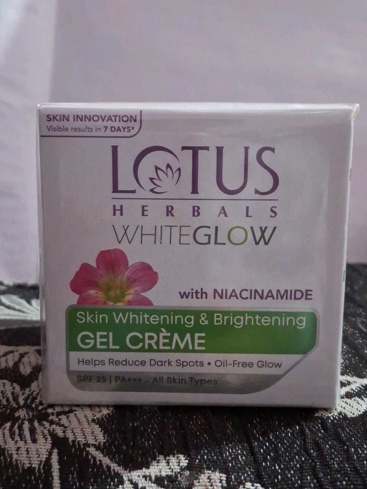 Lotus Herbals WhiteGlow Creme