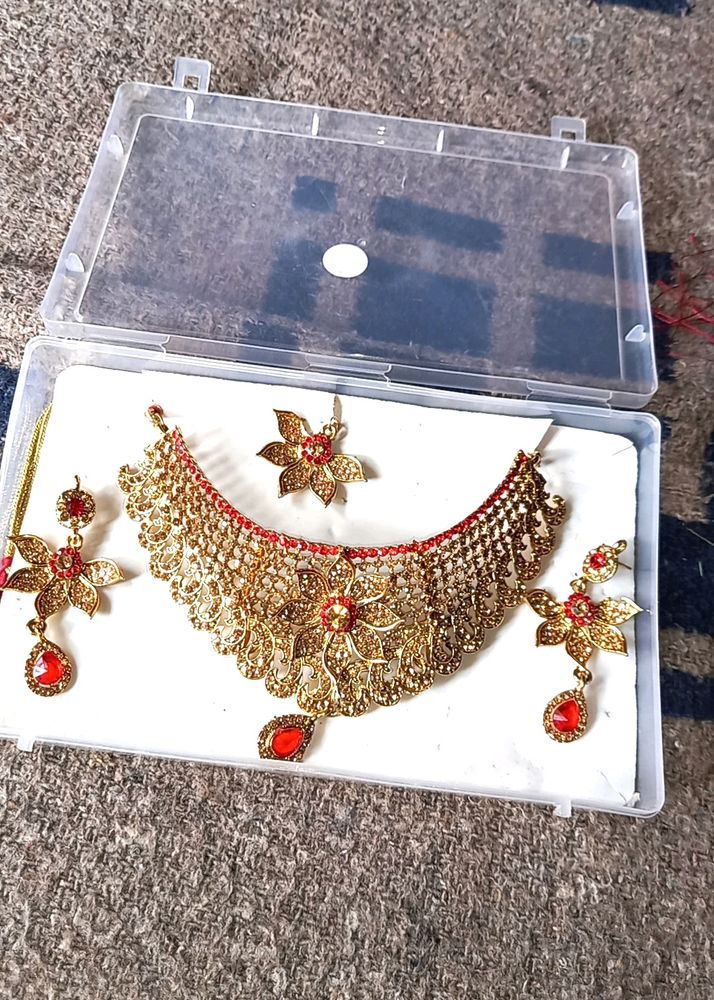 Red And Golden Color,har Set