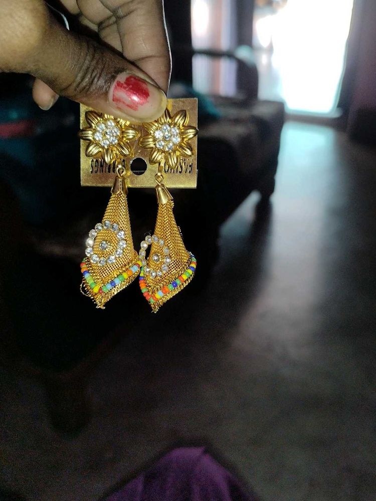 Gold Tone Flower Earrings