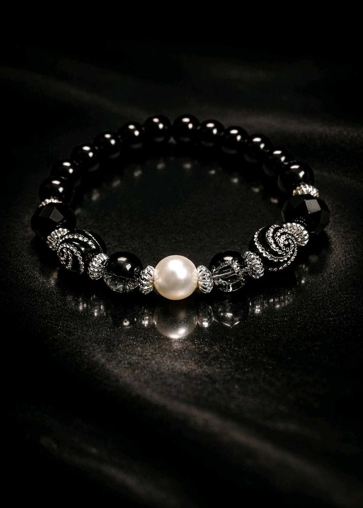 Elegant Black &amp; Pearl Beaded Bracelet