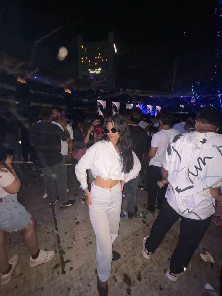 White Crop Shirt👀😍