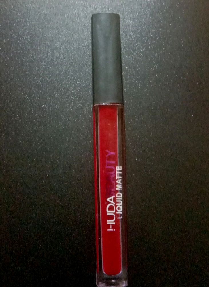 The Huda Beauty Lipstick Mate Finish Liquid Lipsti