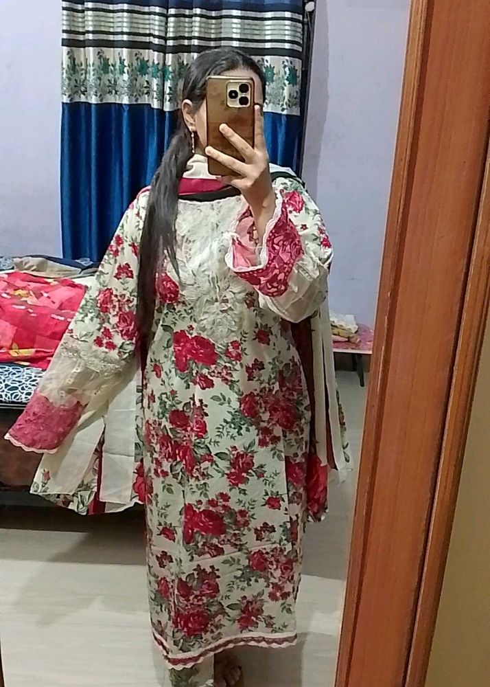 Pakistani Lawn Suit