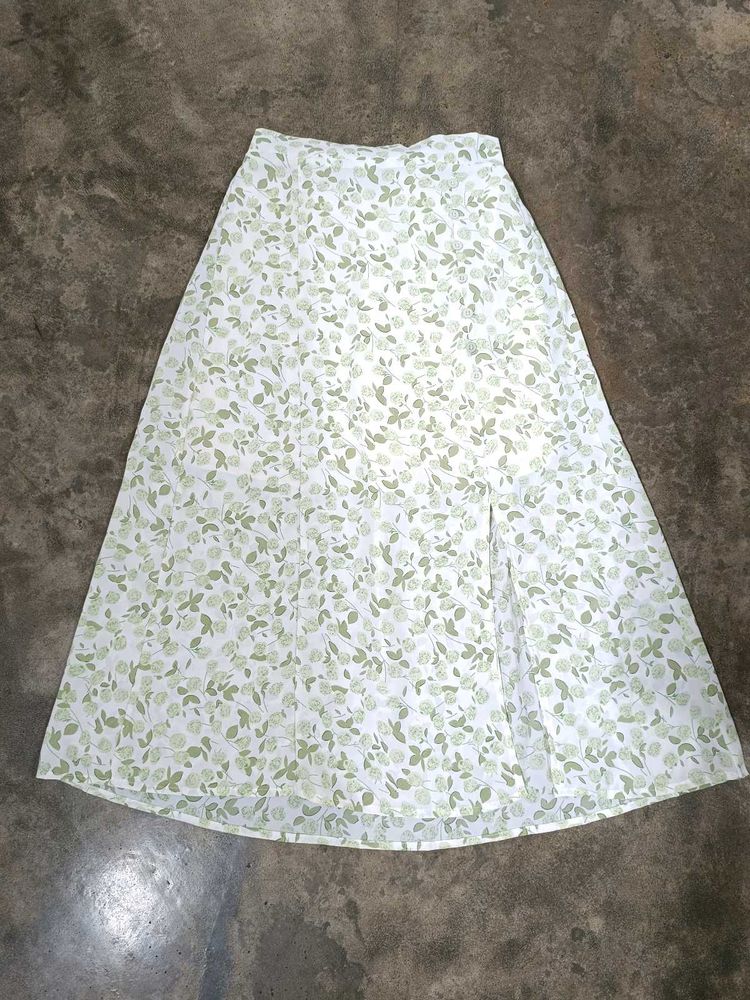 Green Leafy Print Skirt