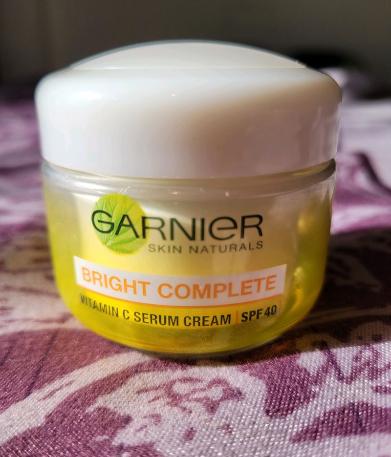 Garnier Bright Complete Vitamin C Serum Cream SPF 40