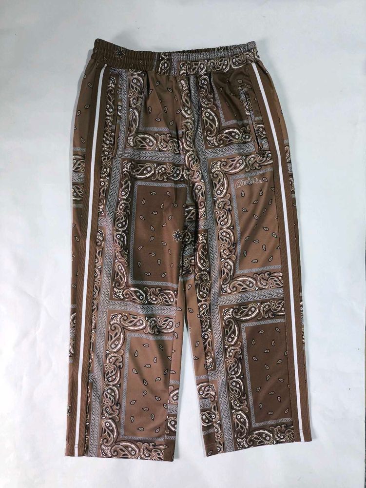 Unique Women&#39;s Bandana Print Brown Trousers