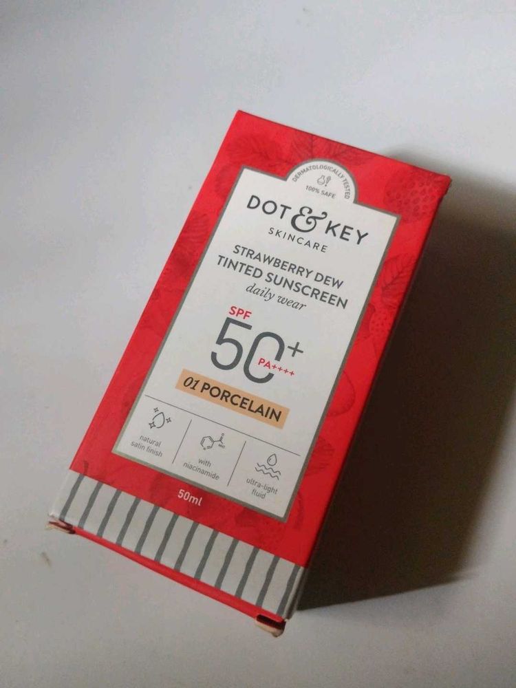 New Dot &amp; Key Tinted Sunscreen ( 01 Porcelain)