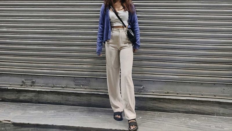 High-waist Off White Flared Trousers