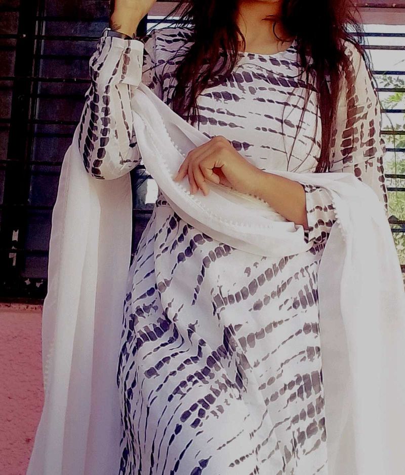 Tie-Dye Long Sleeve Kurta Set