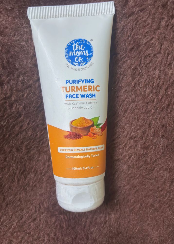 The Moms Co Turmeric Facewash
