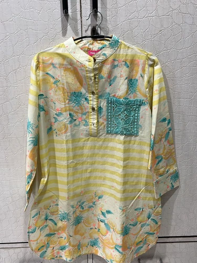Floral Print Tunic With Smart Pocket Design