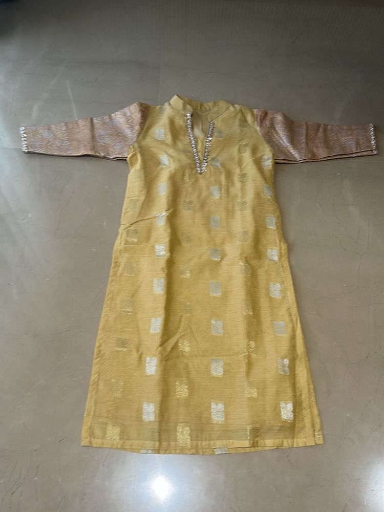 women’s Ethnic Kurta