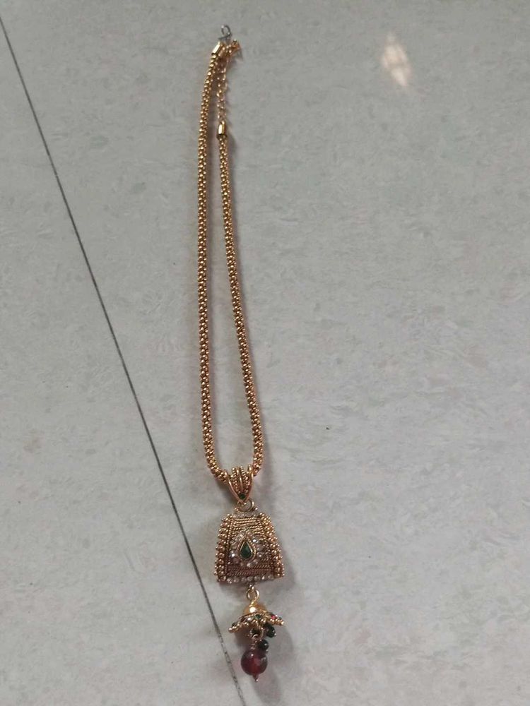 Elegant Gold Necklace