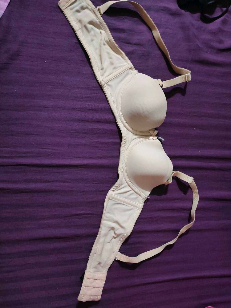 Nude bra With Deattachable Straps