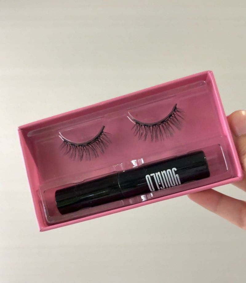 Youglo Mascara With Eyelashes On