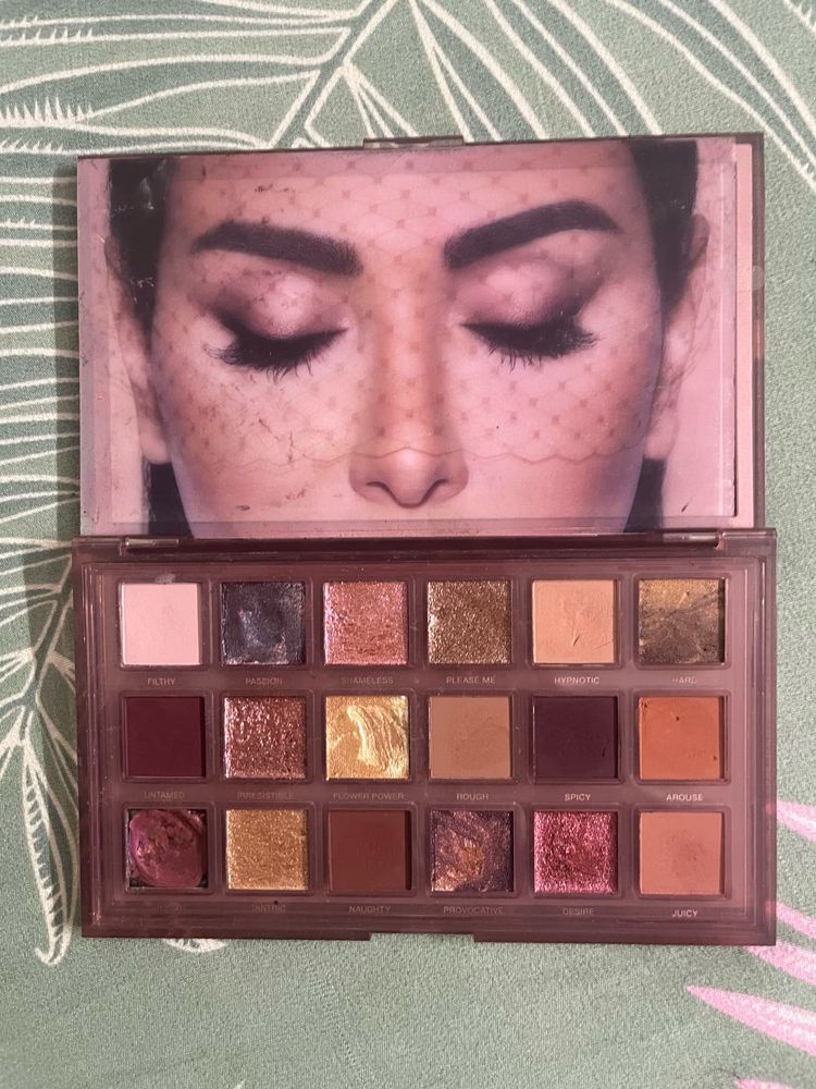HUDA BEAUTY NAUGHTY NUDES with laneige lip mask