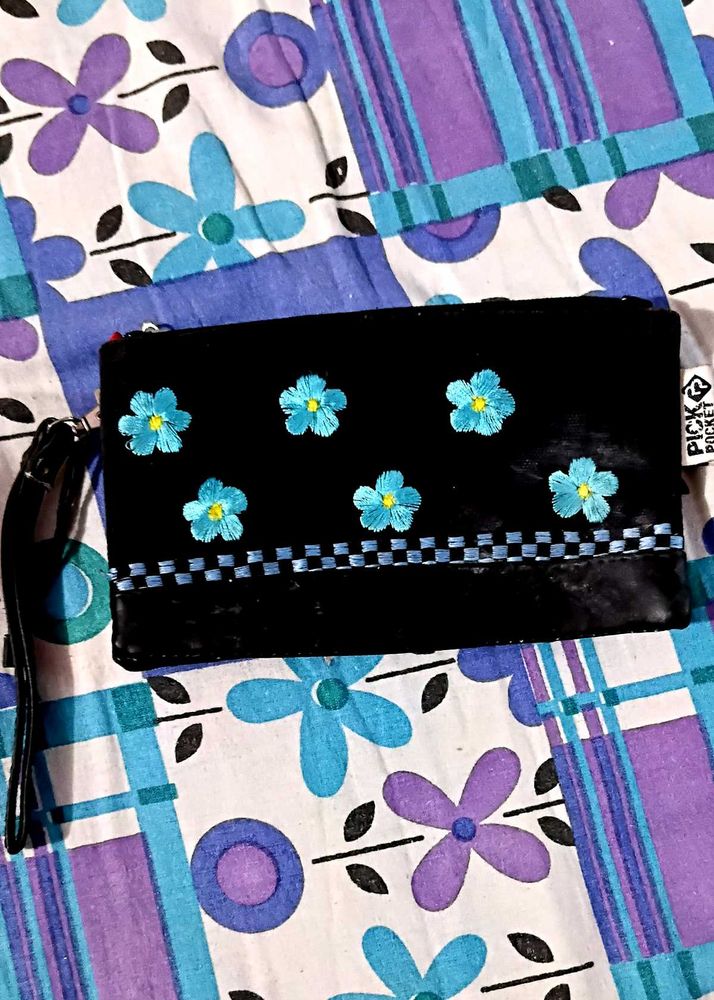 Pouch🦋🌼🌼