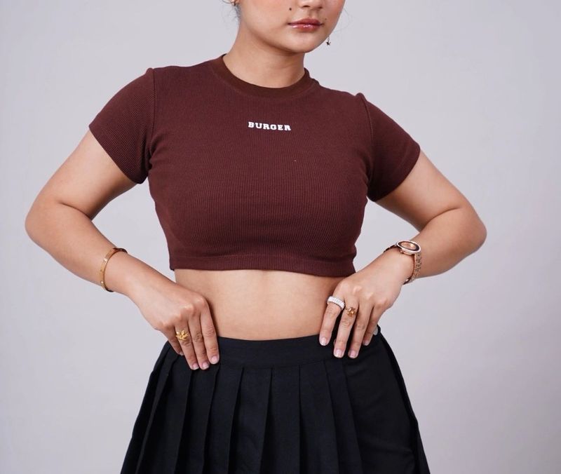 Burger logo printed crop gigi tee for Women🍂
