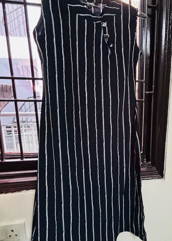 Striped Sleeveless Kurta