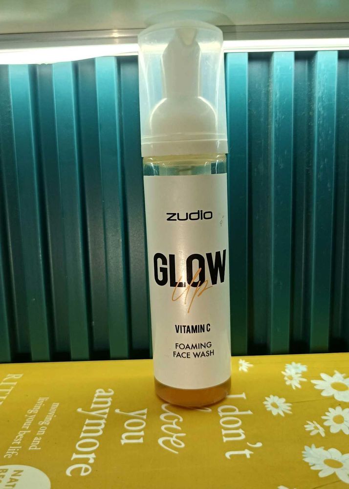 Zudio Glow Up foaming Face Wash
