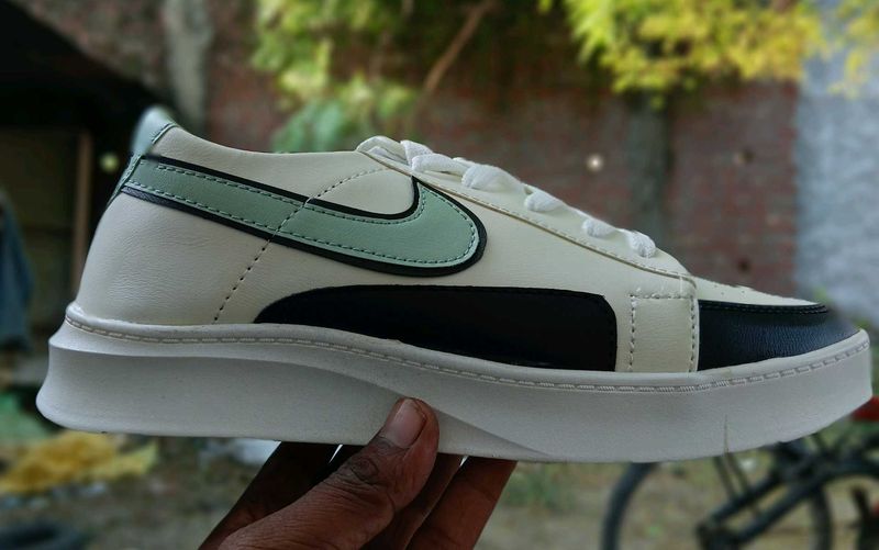 Nike Court Vision Low Sneakers