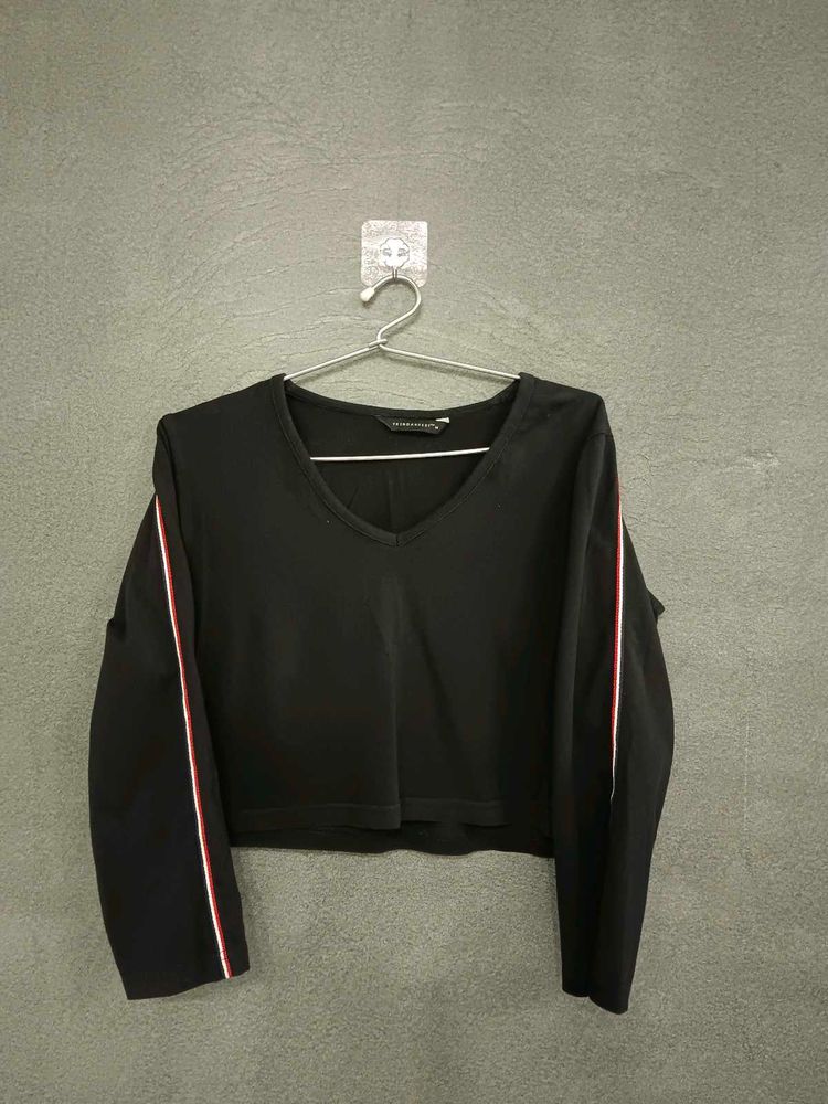 Black V-Neck Cropped Long Sleeve Top M