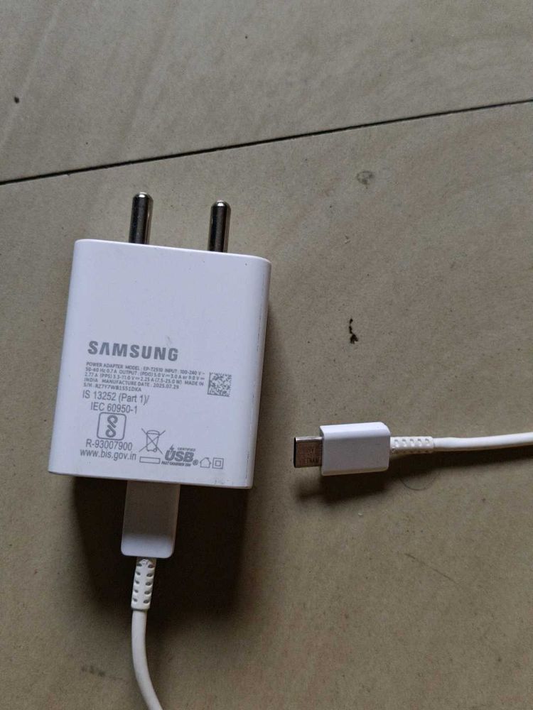 Samsung adapter with cable 45w 100% or