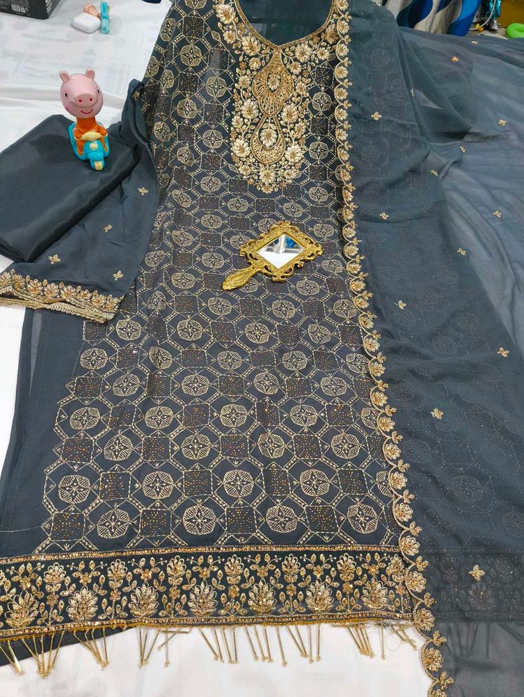 Elegant Embroidered Gray Pakistani Suit