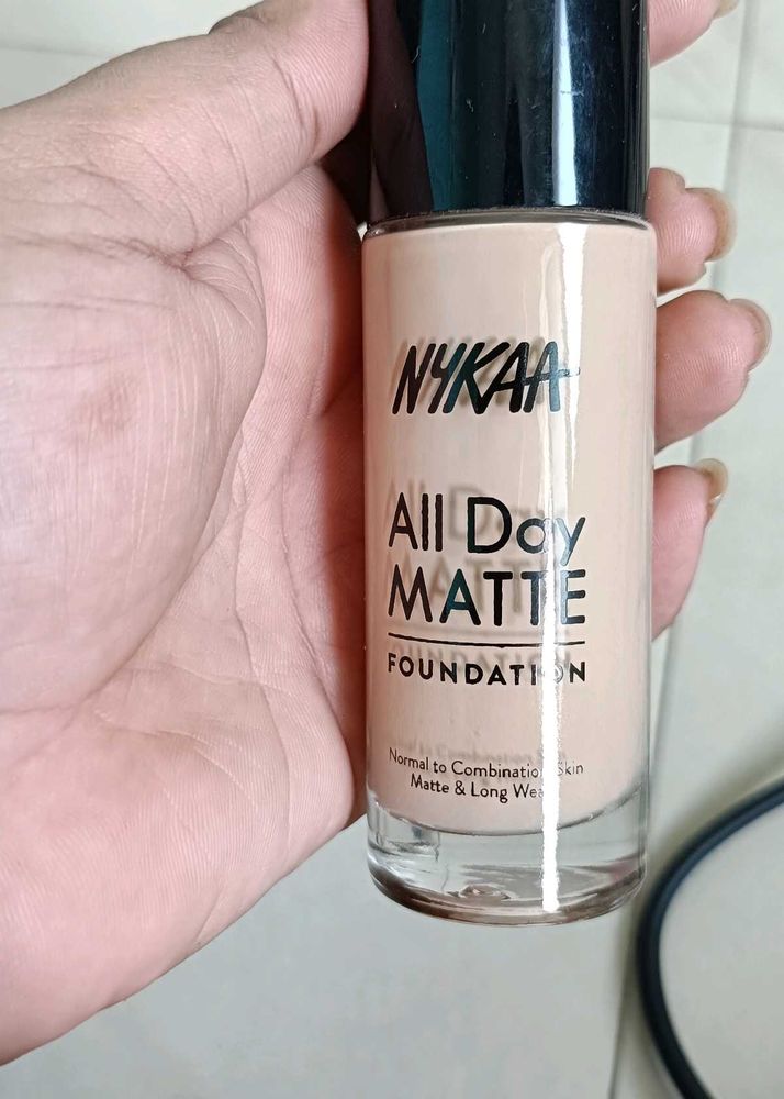 NYKAA All Day Matte Foundation
