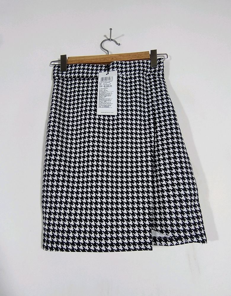 Black And White Printed Skirt (Women&#39;s)