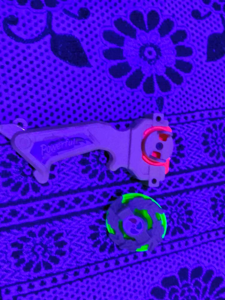 Beyblade Launcher &amp; Top