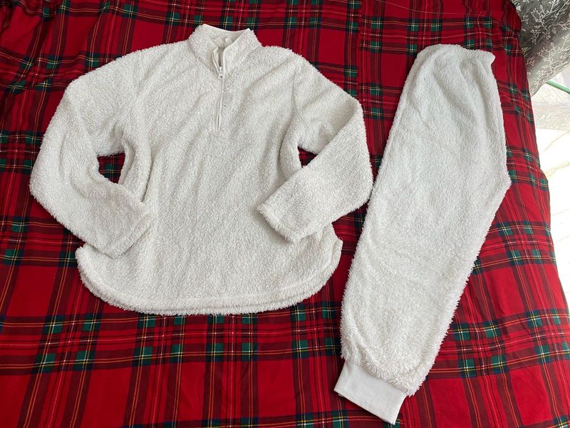 off white Cozy Loungewear Set fits M/L