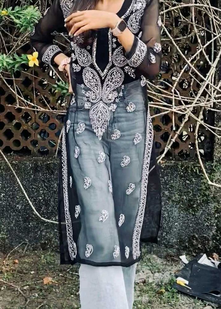 Chikankari Embroidered Kurti