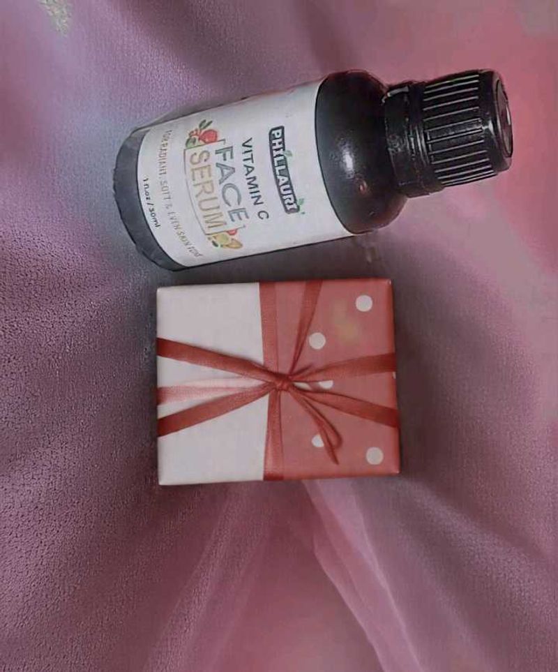 Phillauri Vitamin C Face Serum and brightening cre