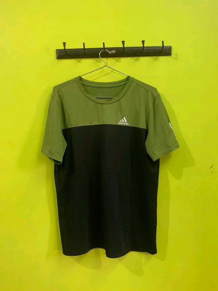 Adidas Men&#39;s Tshirt
