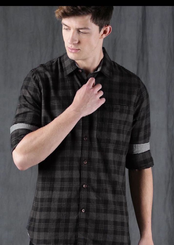 WROGN Men Black &amp; Grey Slim FitCheckedCasual Shi