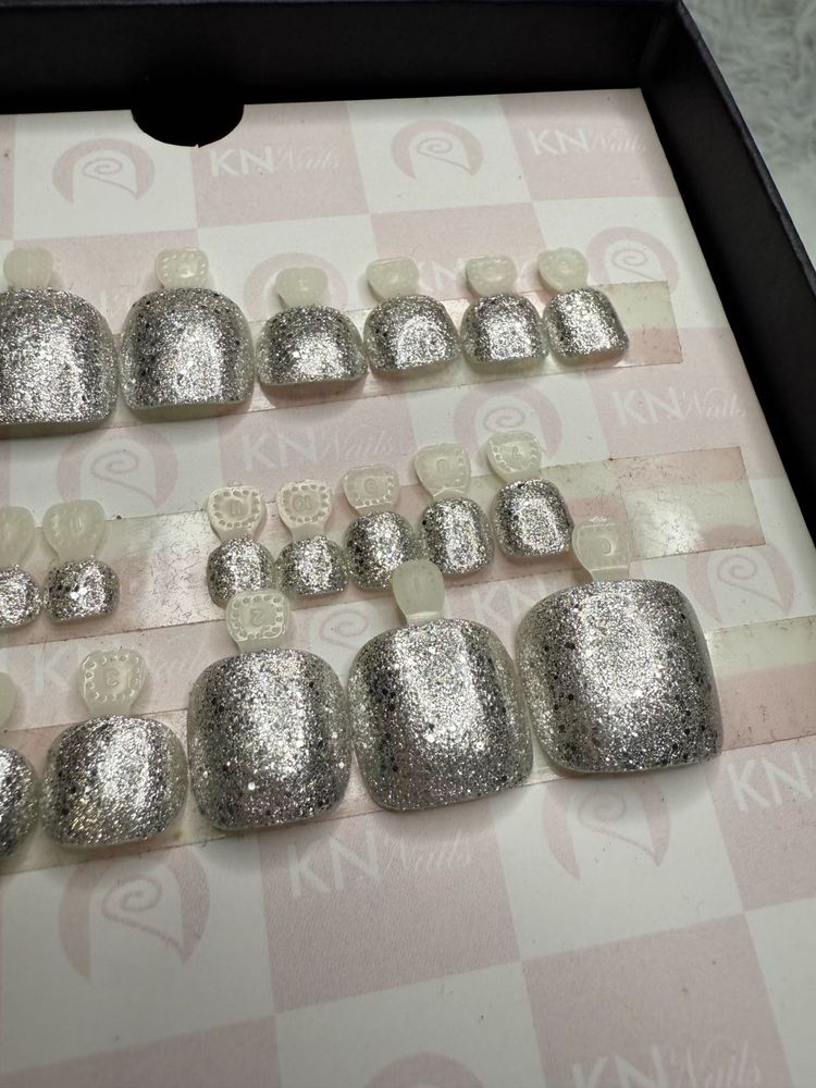 Silver Press On Nails 4 Ur Beautiful Toes- Legs