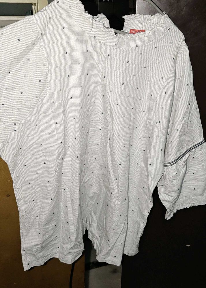 Polka Dotz – Off-White WLS Top with Back Buttons (