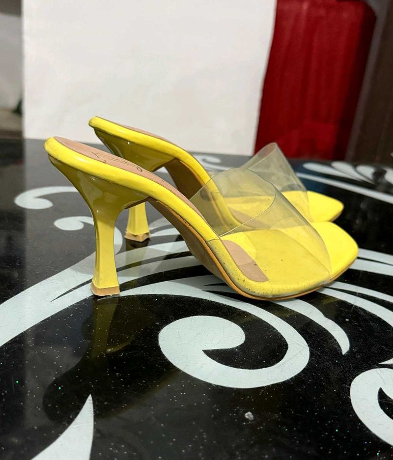 yellow transparent Heels 👠