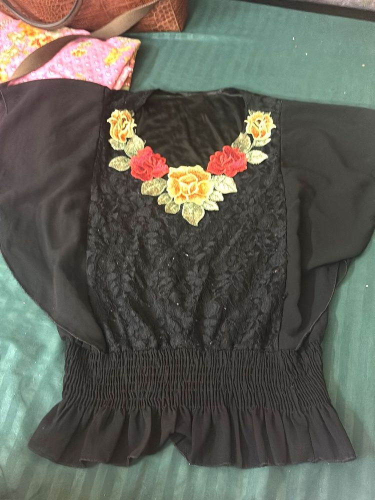 Black Flowy Style Top Sleeves
