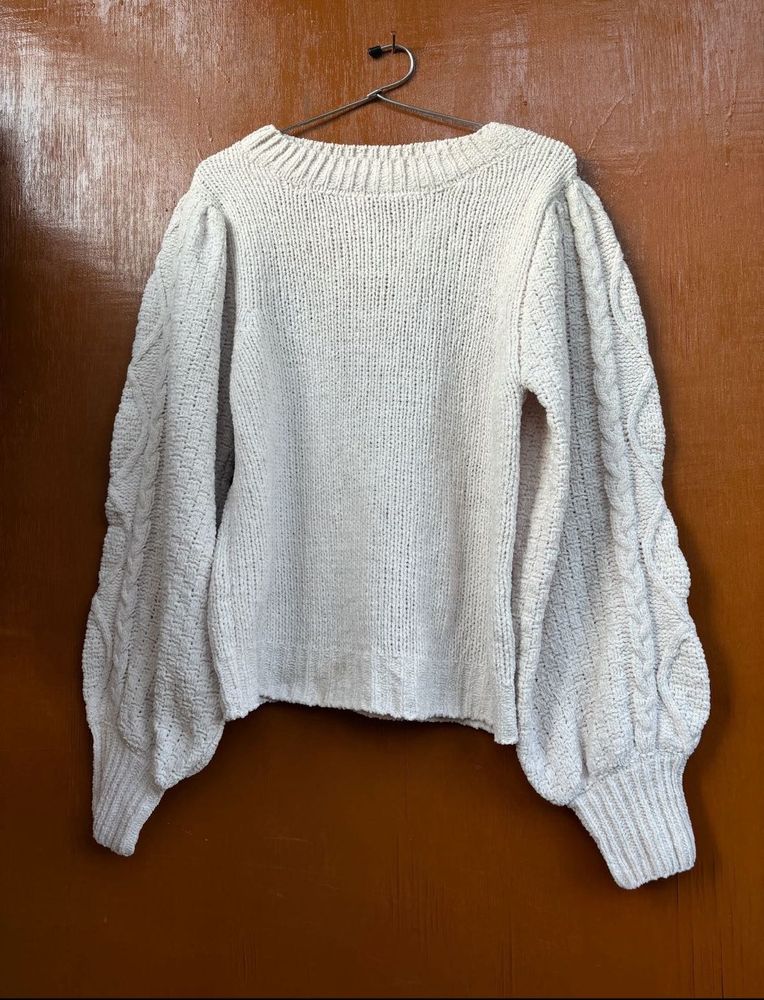 Cozy white Knit Sweater