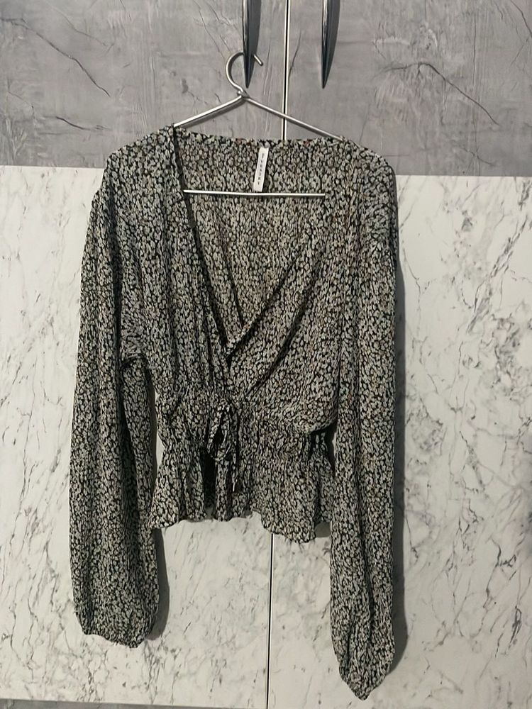 Korean Style Floral Print Tie Front Crop Top